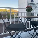A Dos Pasos Apartment *